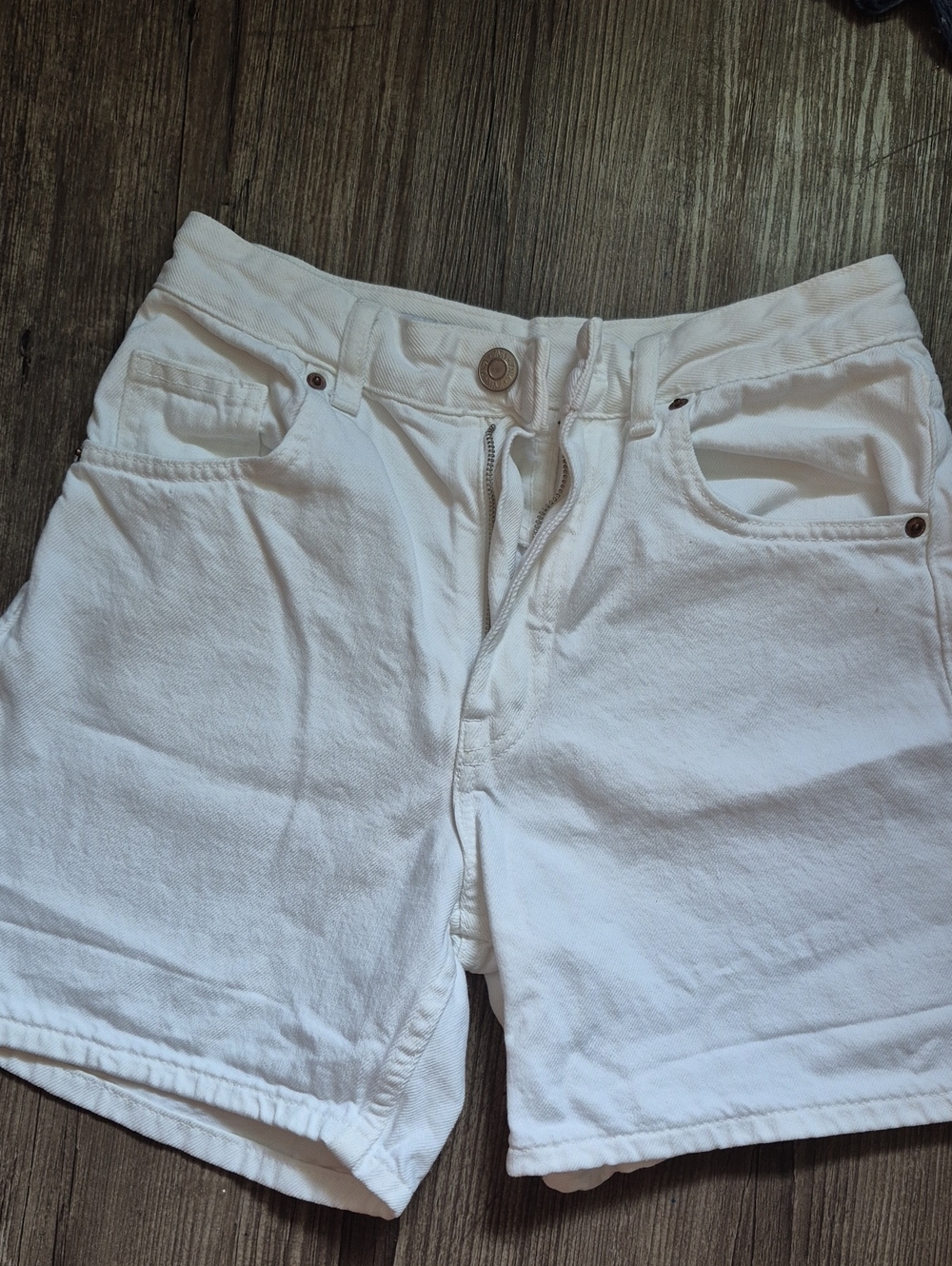 Zara NWOT! White High-Rise Denim Shorts